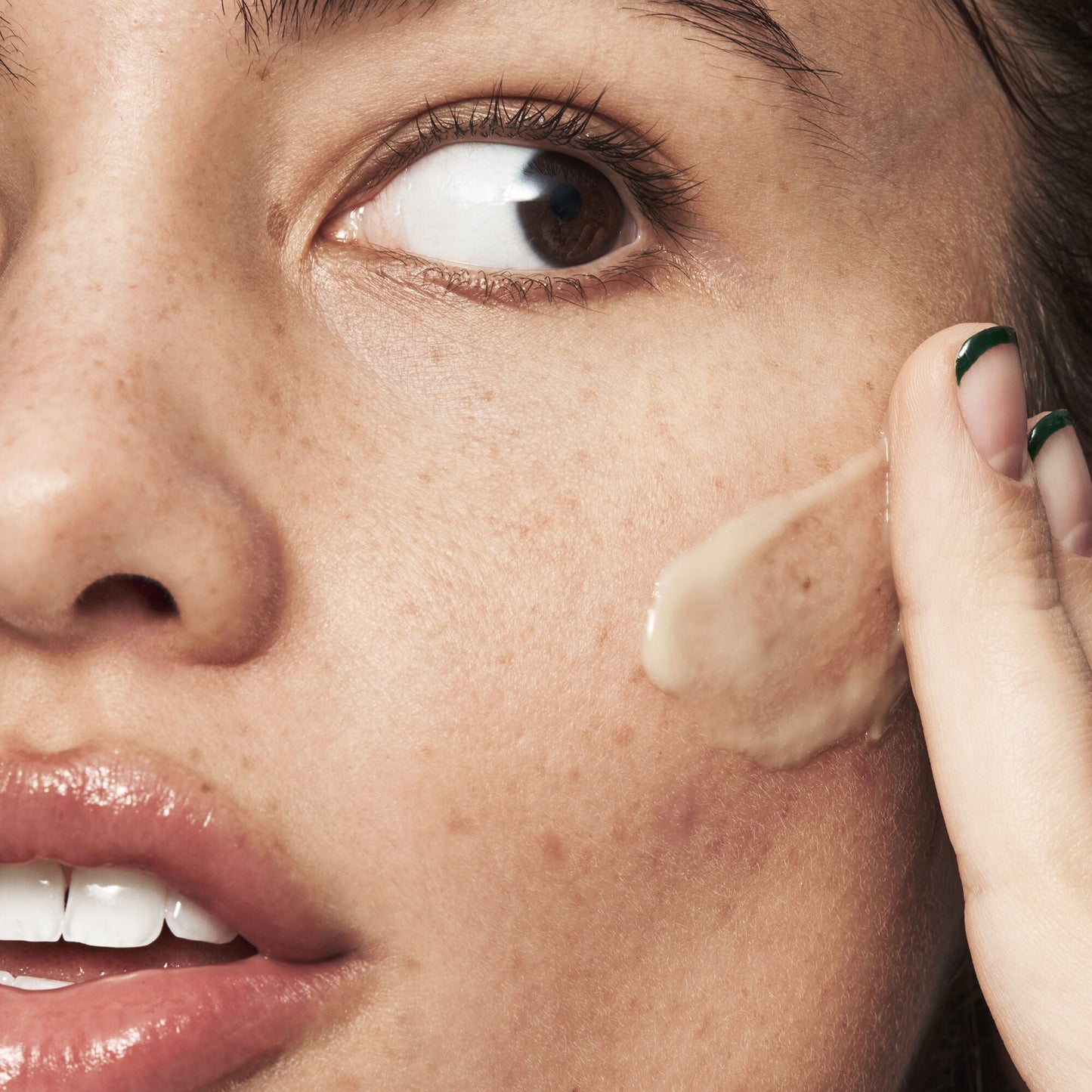 blemish-breakthrough-acne-calming-water-cream-l6 021522_Isabella_Acne_After_0462_FINAL_IGF_9e5f70b6-f47c-4bf3-9a7f-a9f223867f61.jpg