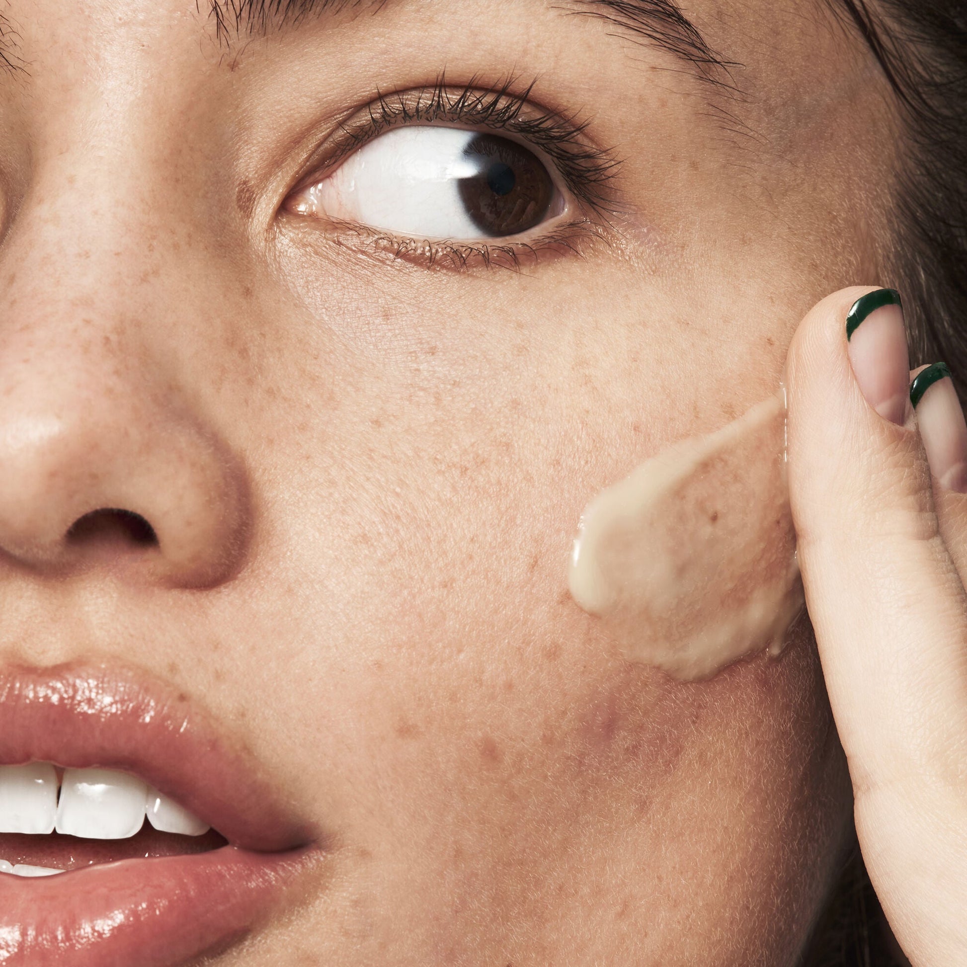 blemish-breakthrough-acne-calming-water-cream-l6 021522_Isabella_Acne_After_0462_FINAL_IGF_9e5f70b6-f47c-4bf3-9a7f-a9f223867f61.jpg