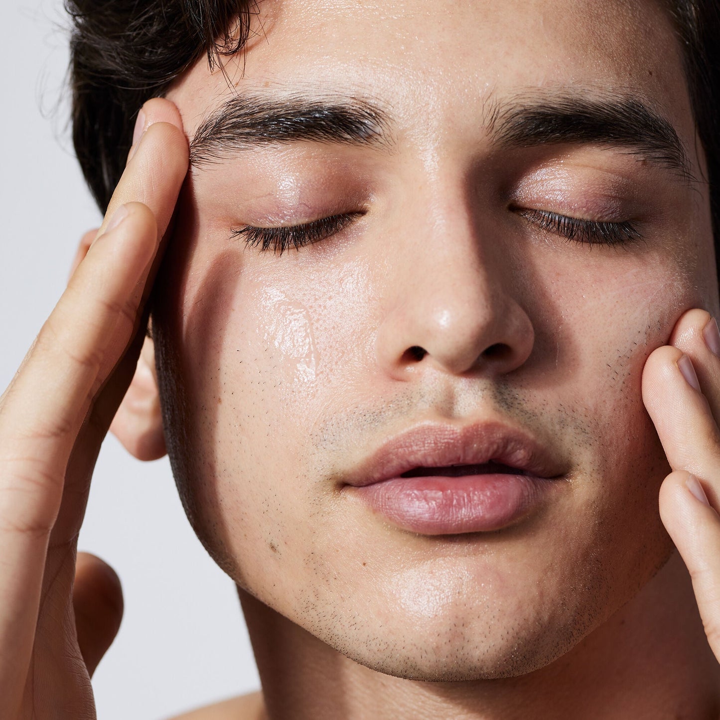 pure-skin-cleanser-q6 040822_Model_Pure-Cleanser_017_RT1-V1_V1_IGF.jpg