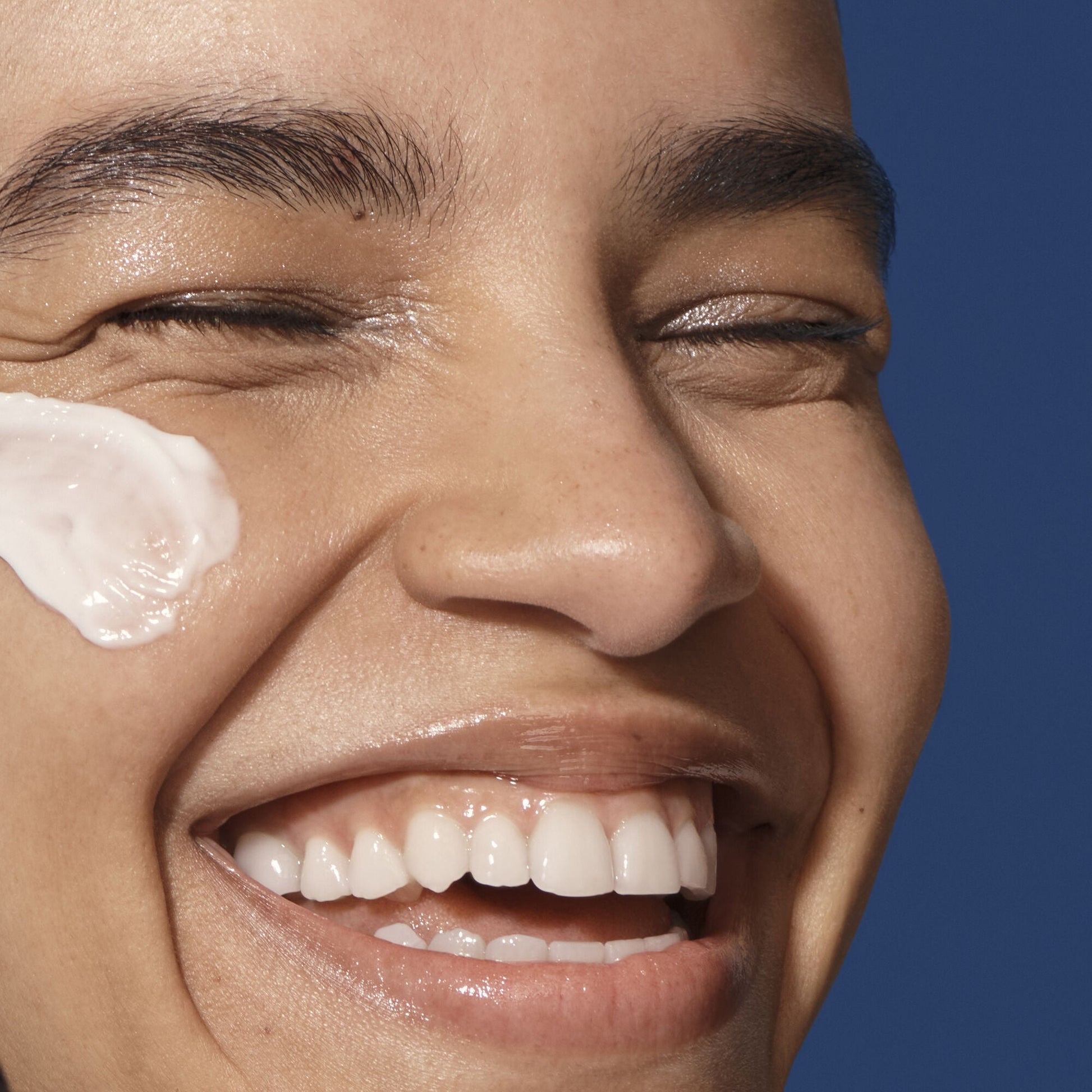 holy-hydration-barrier-goals-cream-regular-t6 042325_SKIN_Austria_HHBC_Strength-Hero_095_v3_RGB_IGF_54364e3f-0c46-4b46-b681-0e5cfd438287.jpg