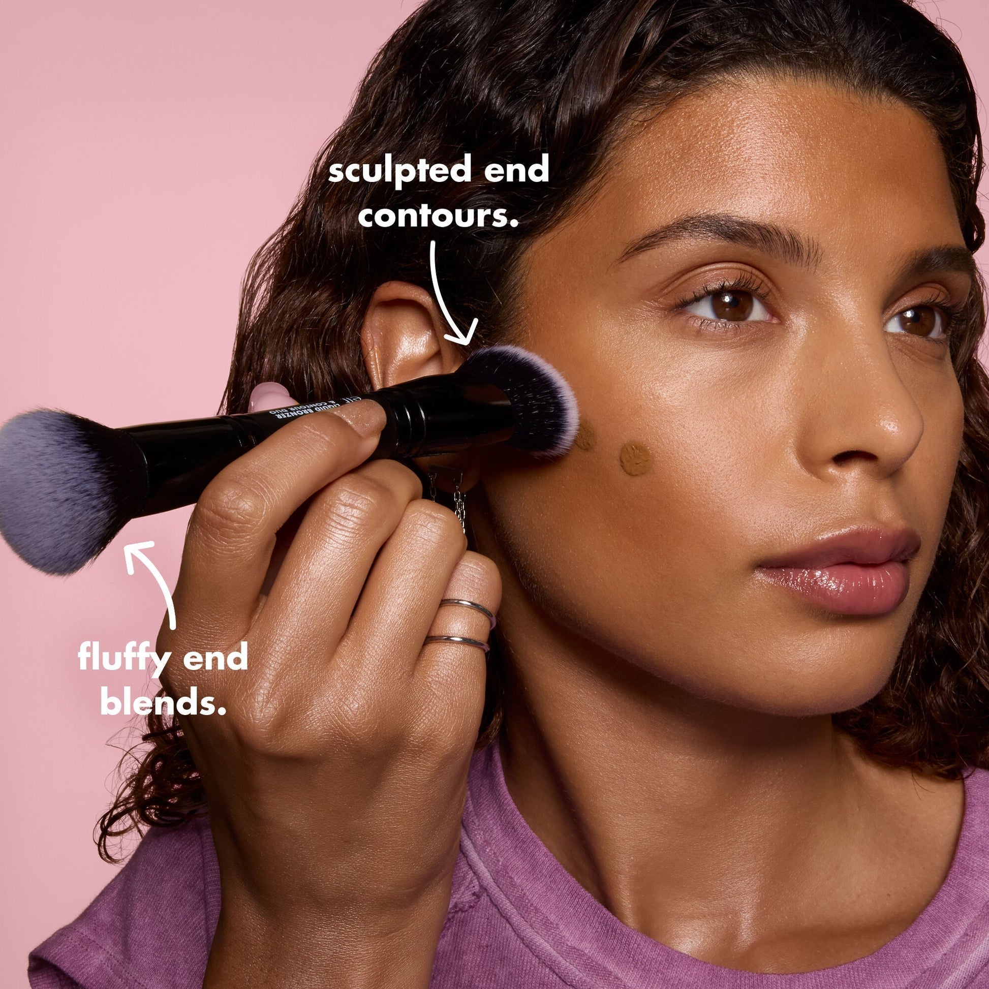 liquid-bronzer-and-contour-duo-brush-x3 0426_EDU_LiquidBronzer_ContourDuoBrush_BenefitModel.jpg