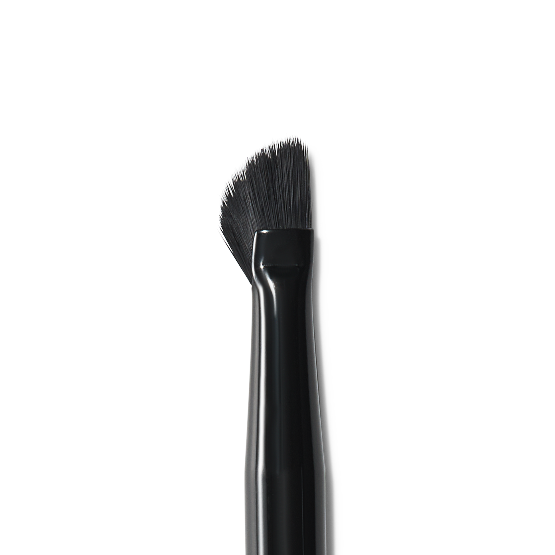 wing-it-liner-brush-l9 84091_MACRO_R.png