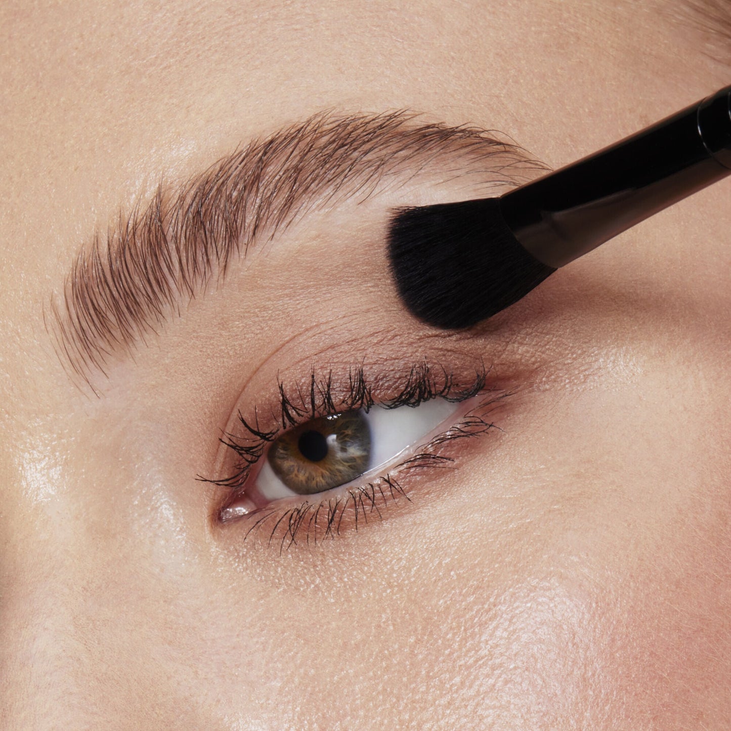 full-face-and-eye-makeup-brush-set-with-travel-case-r2 84674_FULL_FACE_EYE_BRUSH_SET_BLENDING_EYE_BRUSH_CARI_0137.jpg